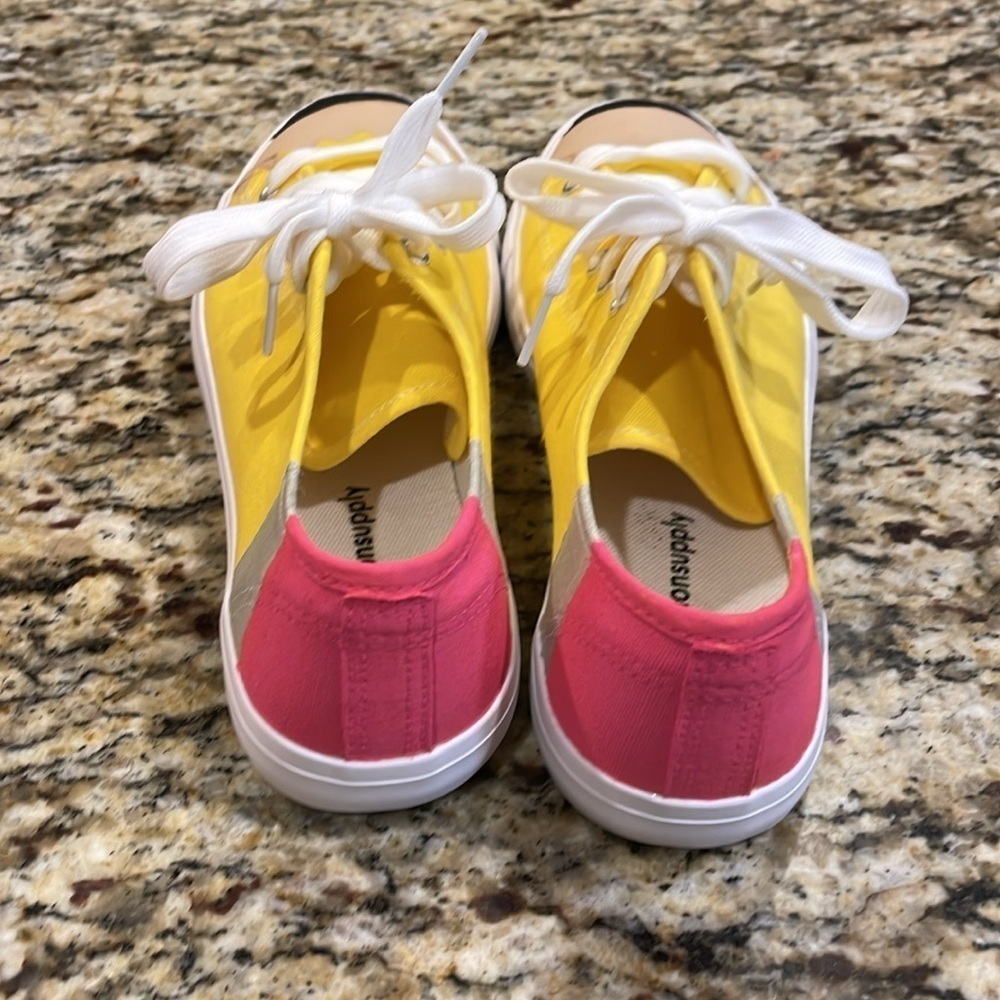 Pencil✏️Tennis shoes 💛💗Canvas Sneakers✏️ - Picture 7 of 16